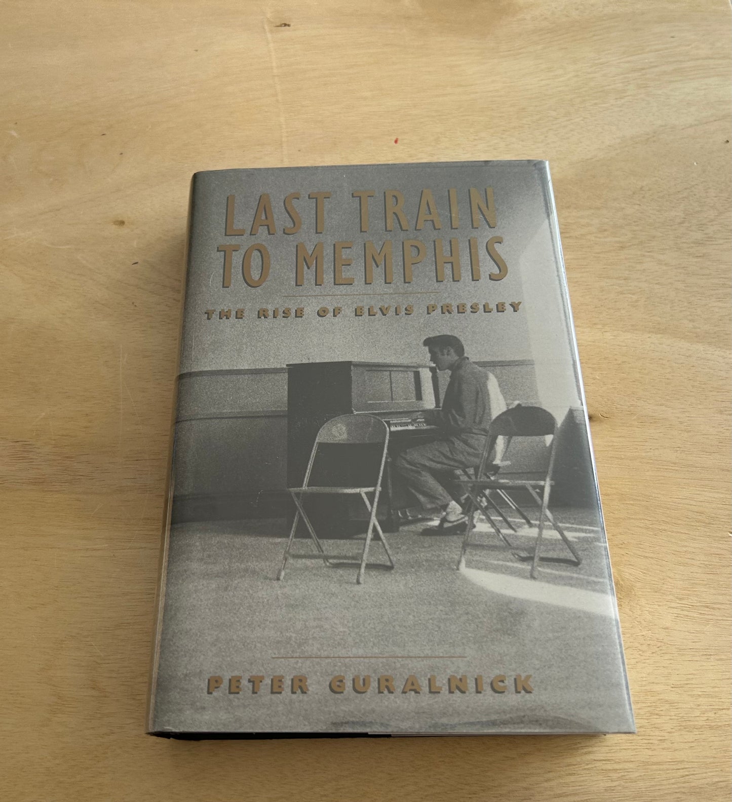 Last Train to Memphis: The Rise of Elvis Presley by Peter Guralnick